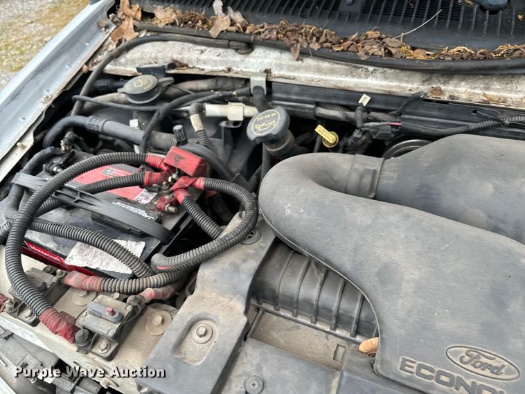 image for item EJ0565 2006 Ford E450 shuttle bus