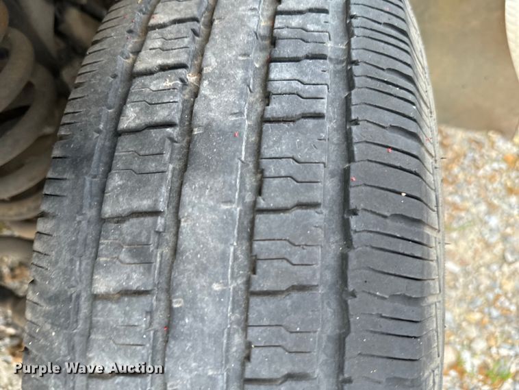 image for item EJ0565 2006 Ford E450 shuttle bus