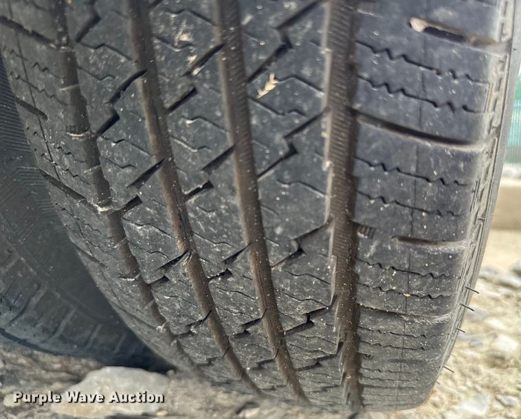 image for item EJ0565 2006 Ford E450 shuttle bus