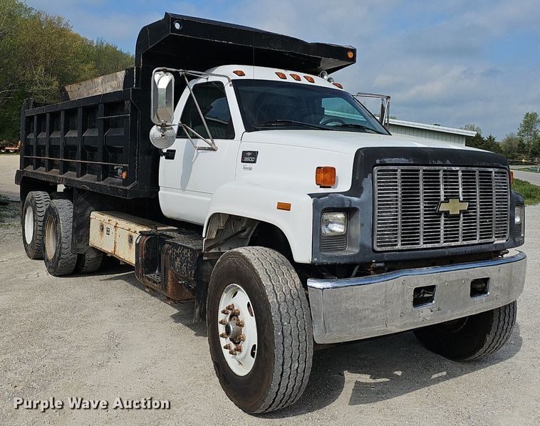 image for item EJ6309 2002 Chevrolet C8500 dump truck