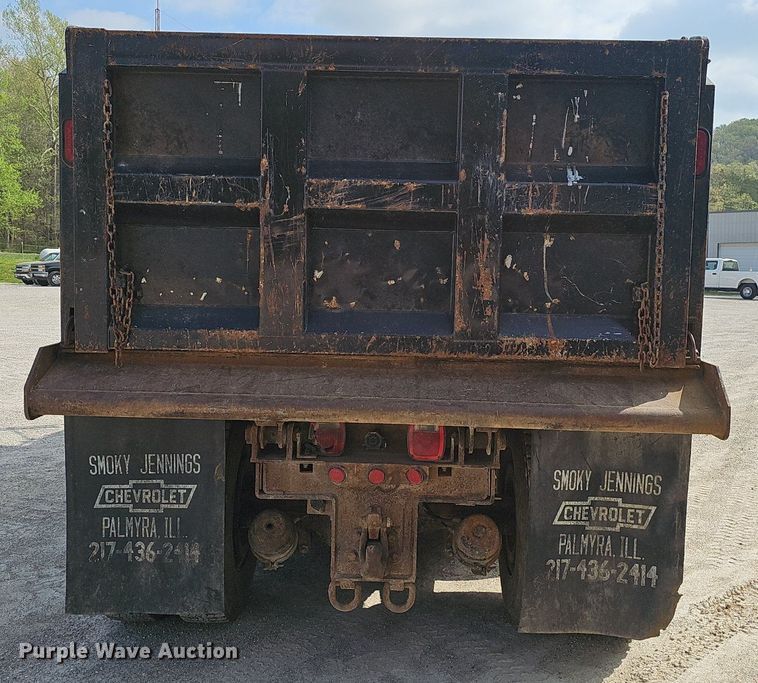 image for item EJ6309 2002 Chevrolet C8500 dump truck