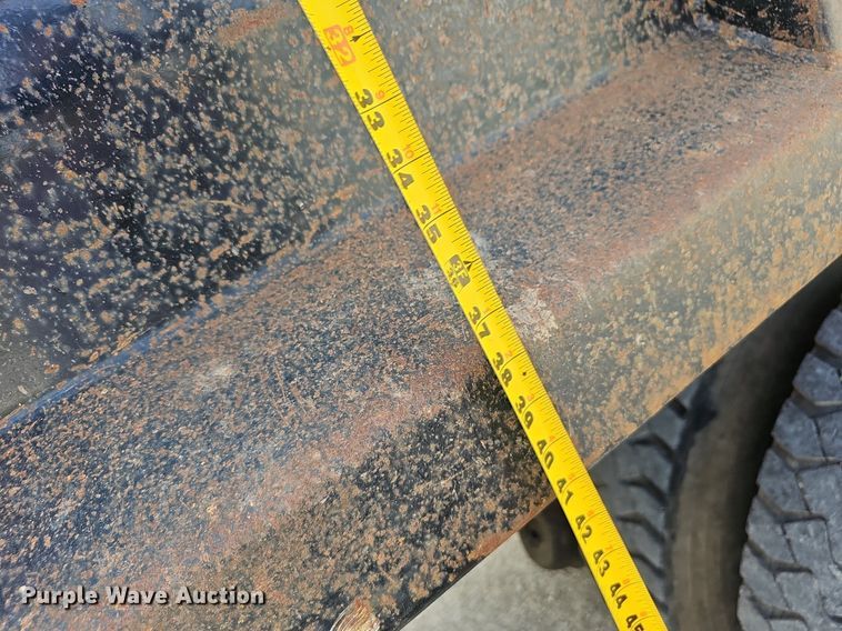 image for item EJ6309 2002 Chevrolet C8500 dump truck