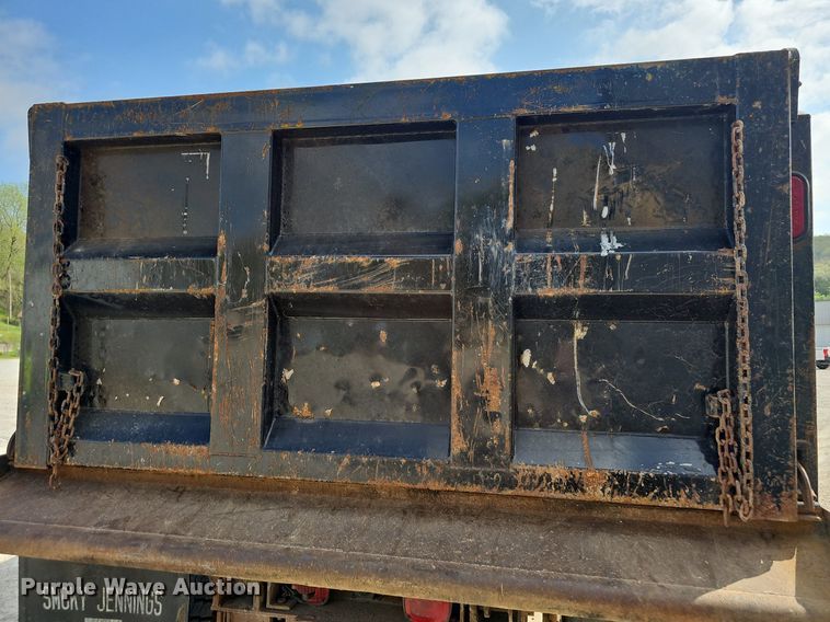 image for item EJ6309 2002 Chevrolet C8500 dump truck