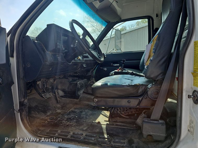 image for item EJ6309 2002 Chevrolet C8500 dump truck