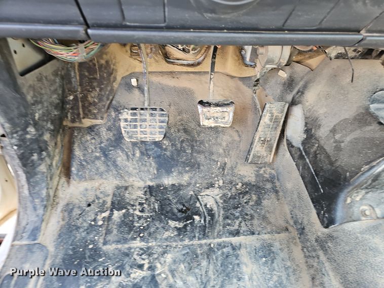 image for item EJ6309 2002 Chevrolet C8500 dump truck