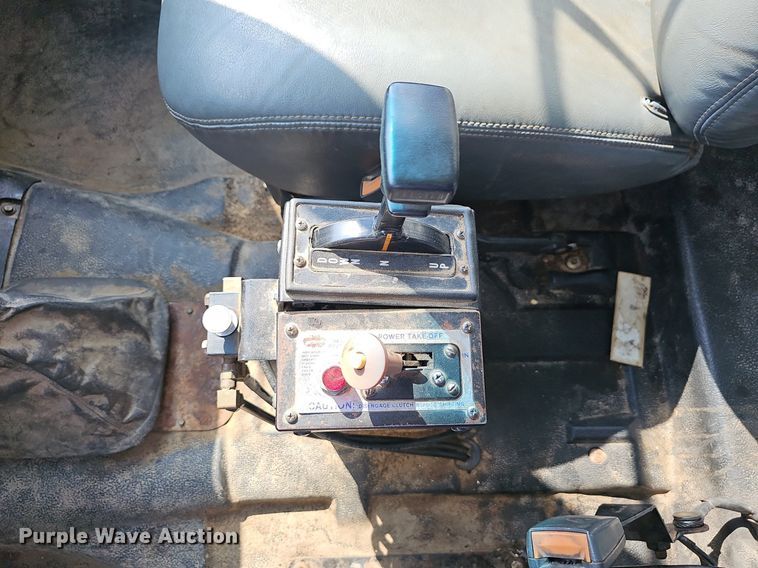 image for item EJ6309 2002 Chevrolet C8500 dump truck