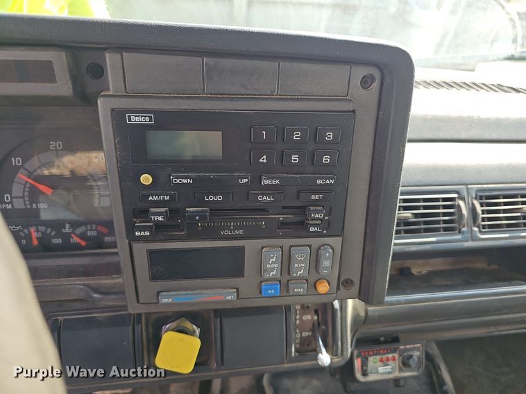 image for item EJ6309 2002 Chevrolet C8500 dump truck