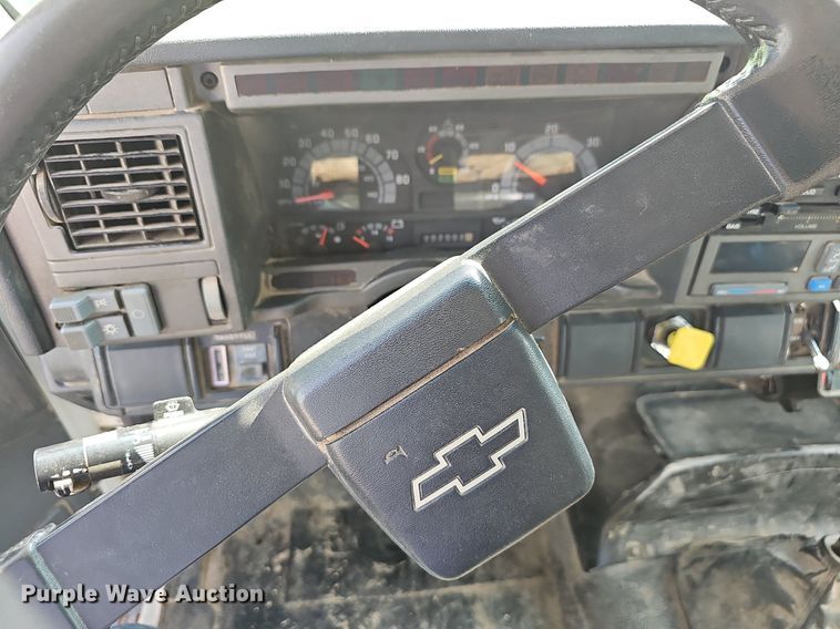 image for item EJ6309 2002 Chevrolet C8500 dump truck