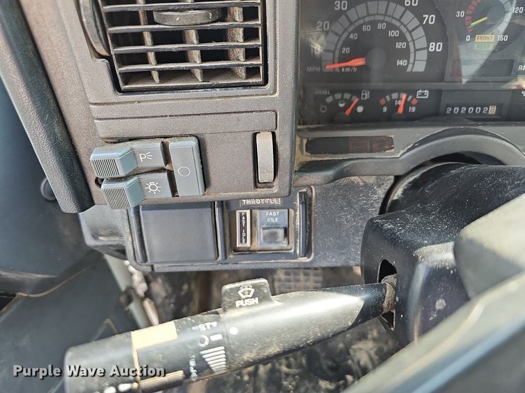 image for item EJ6309 2002 Chevrolet C8500 dump truck