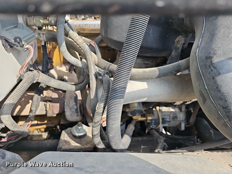 image for item EJ6309 2002 Chevrolet C8500 dump truck