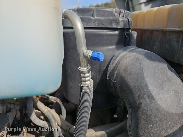 image for item EJ6309 2002 Chevrolet C8500 dump truck