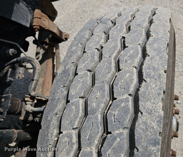 image for item EJ6309 2002 Chevrolet C8500 dump truck