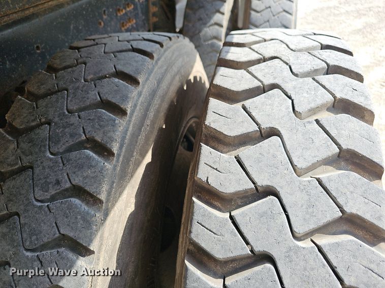 image for item EJ6309 2002 Chevrolet C8500 dump truck