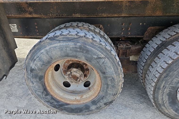 image for item EJ6309 2002 Chevrolet C8500 dump truck