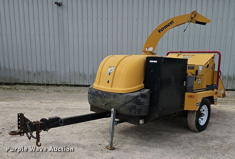 image for item EJ6312 2002 Vermeer  BC1400 wood chipper