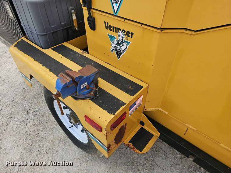 image for item EJ6312 2002 Vermeer  BC1400 wood chipper