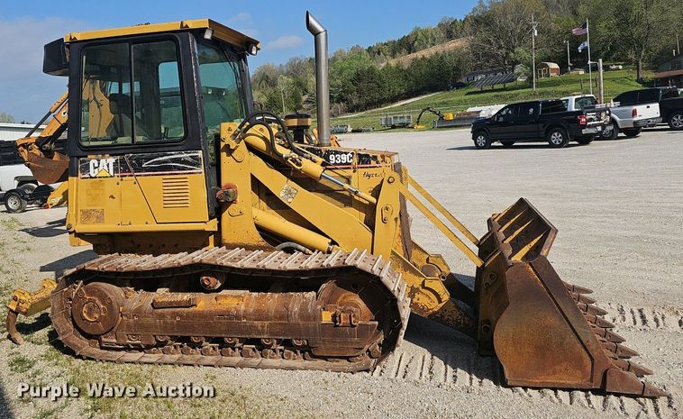 image for item EJ6314 2002 Caterpillar 939C track loader