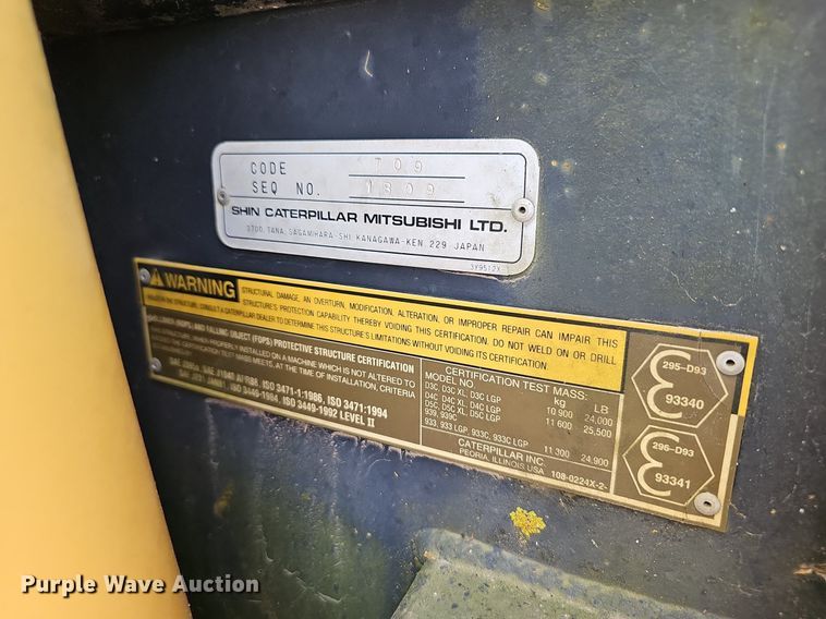 image for item EJ6314 2002 Caterpillar 939C track loader