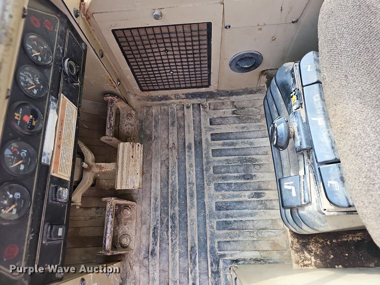 image for item EJ6314 2002 Caterpillar 939C track loader