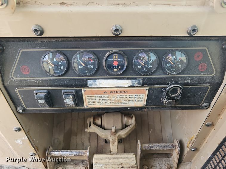 image for item EJ6314 2002 Caterpillar 939C track loader