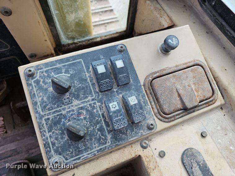 image for item EJ6314 2002 Caterpillar 939C track loader