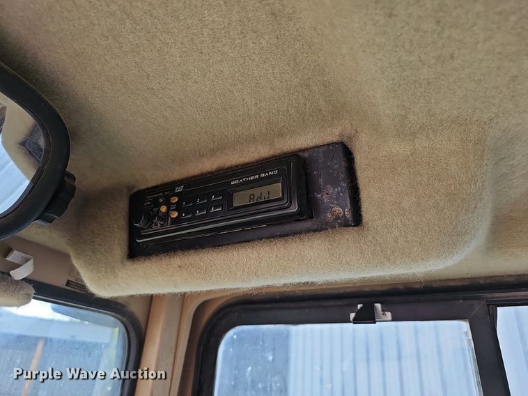 image for item EJ6314 2002 Caterpillar 939C track loader