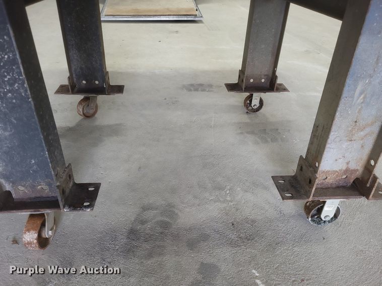 image for item EJ7899 Welding table