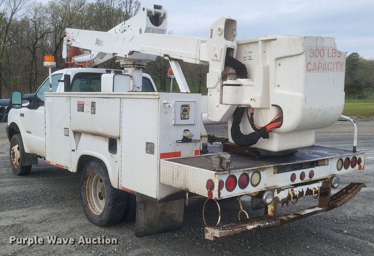 image for item EJ7901 2004 Ford F550 Super Duty XL bucket truck