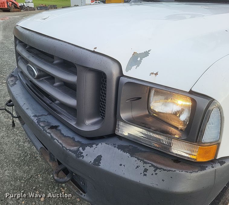 image for item EJ7901 2004 Ford F550 Super Duty XL bucket truck
