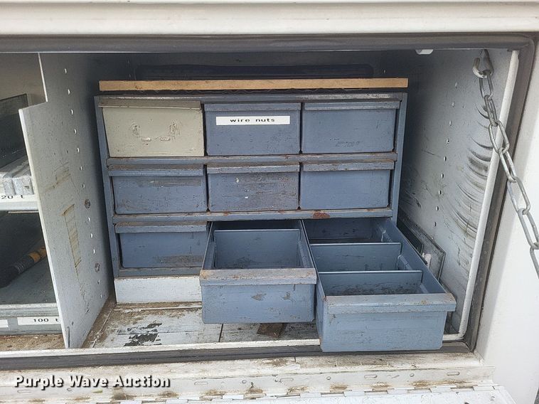 image for item EJ7901 2004 Ford F550 Super Duty XL bucket truck