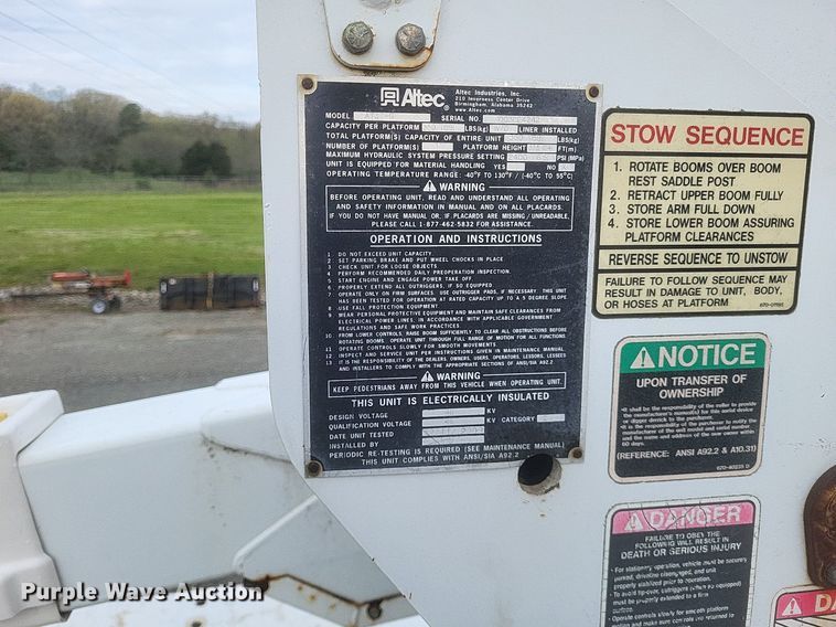 image for item EJ7901 2004 Ford F550 Super Duty XL bucket truck