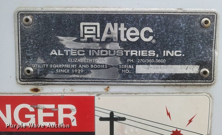 image for item EJ7901 2004 Ford F550 Super Duty XL bucket truck