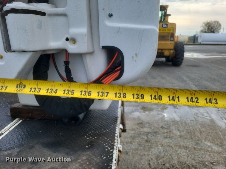 image for item EJ7901 2004 Ford F550 Super Duty XL bucket truck