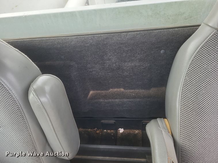 image for item EJ7901 2004 Ford F550 Super Duty XL bucket truck