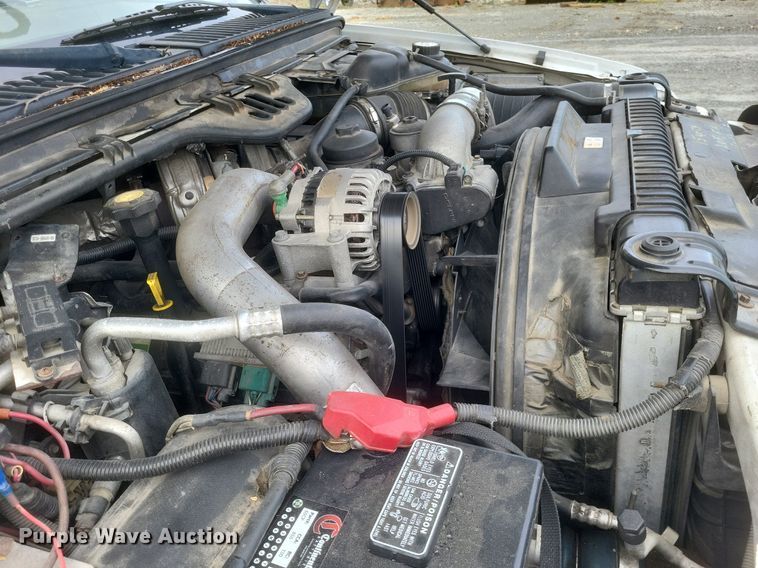 image for item EJ7901 2004 Ford F550 Super Duty XL bucket truck