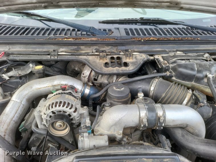 image for item EJ7901 2004 Ford F550 Super Duty XL bucket truck