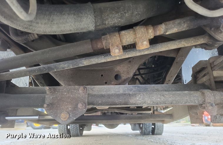 image for item EJ7901 2004 Ford F550 Super Duty XL bucket truck