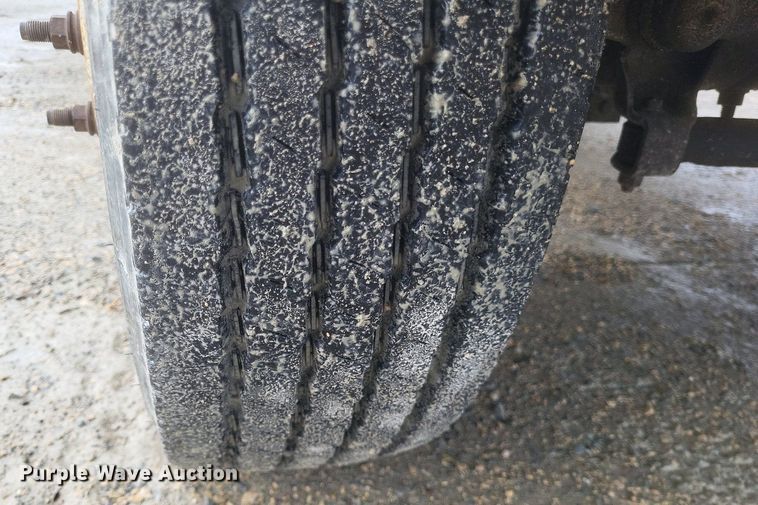 image for item EJ7901 2004 Ford F550 Super Duty XL bucket truck