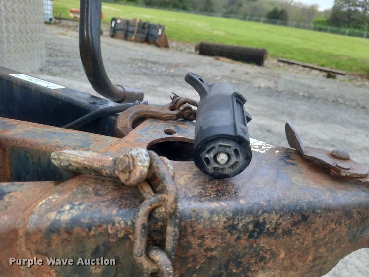 image for item EJ7902 2002 Doolittle  enclosed cargo trailer