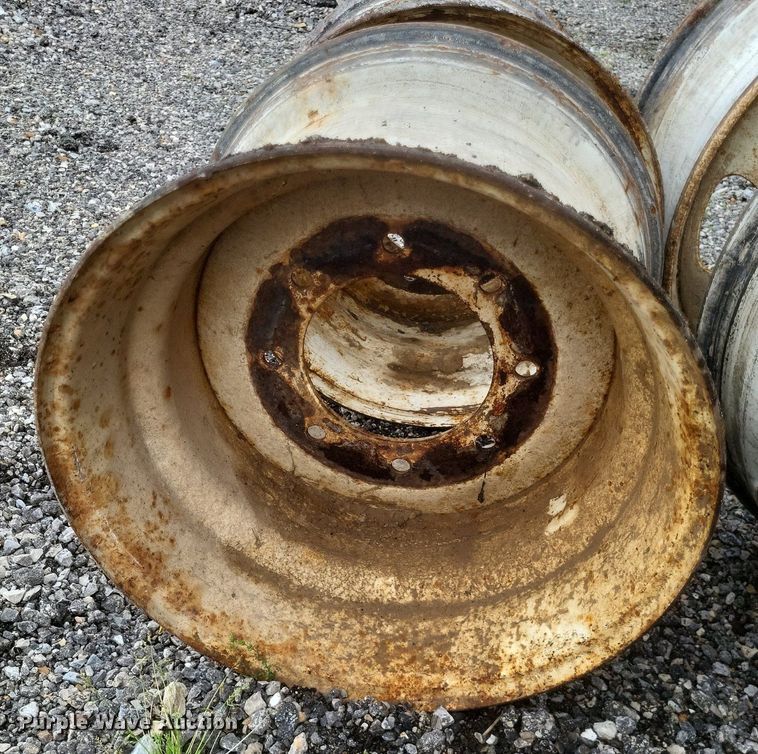 image for item EJ7927 Tires and wheels