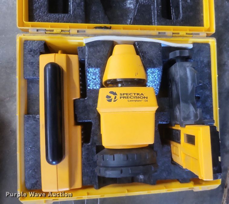 image for item EJ7937 Surveying equipment 
