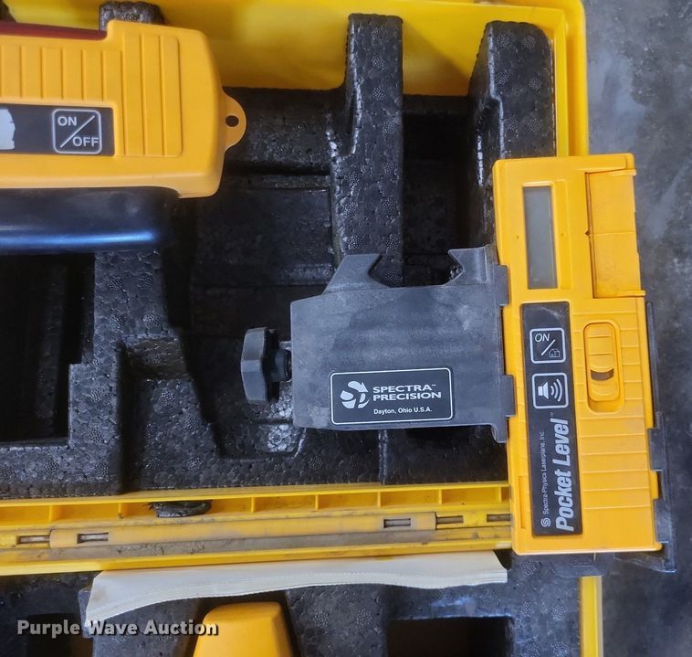 image for item EJ7937 Surveying equipment 