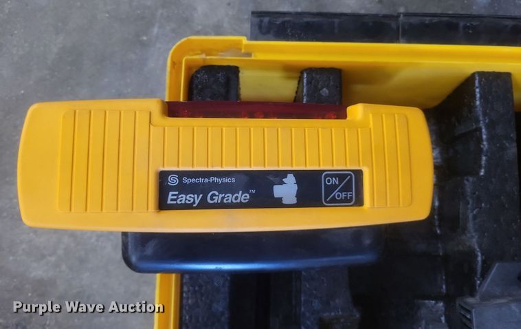 image for item EJ7937 Surveying equipment 