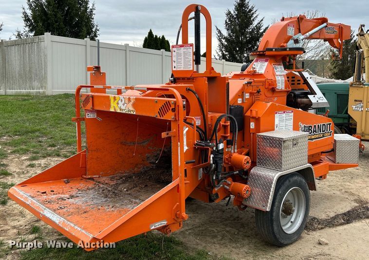 image for item EK4476 2016 Bandit  Intimidator 1390XP wood chipper