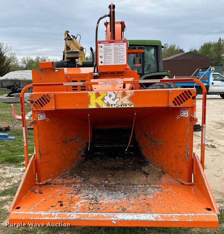 image for item EK4476 2016 Bandit  Intimidator 1390XP wood chipper