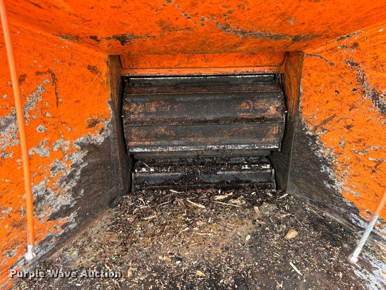 image for item EK4476 2016 Bandit  Intimidator 1390XP wood chipper