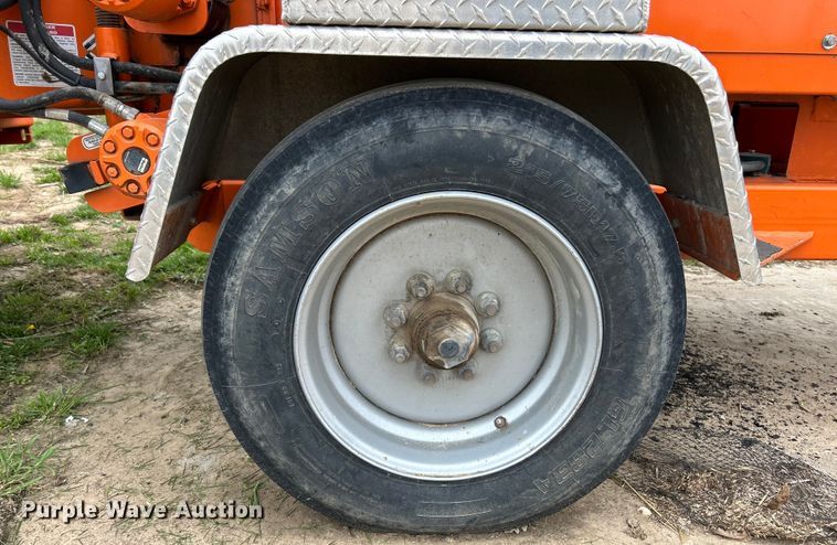 image for item EK4476 2016 Bandit  Intimidator 1390XP wood chipper