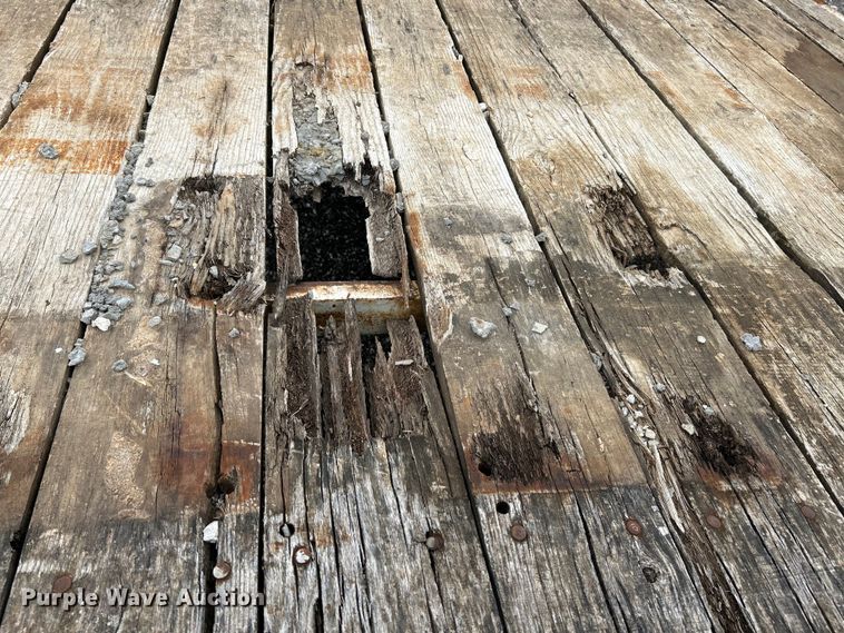 image for item EK4487 2004 Brooks Brothers 0W-7.2KBC-E equipment trailer