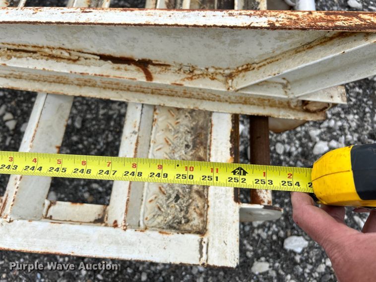 image for item EK4487 2004 Brooks Brothers 0W-7.2KBC-E equipment trailer