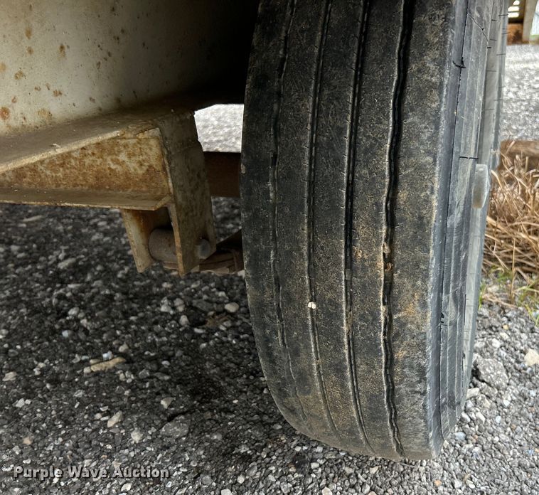 image for item EK4487 2004 Brooks Brothers 0W-7.2KBC-E equipment trailer